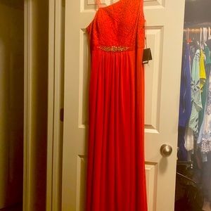 Dress the color like peach